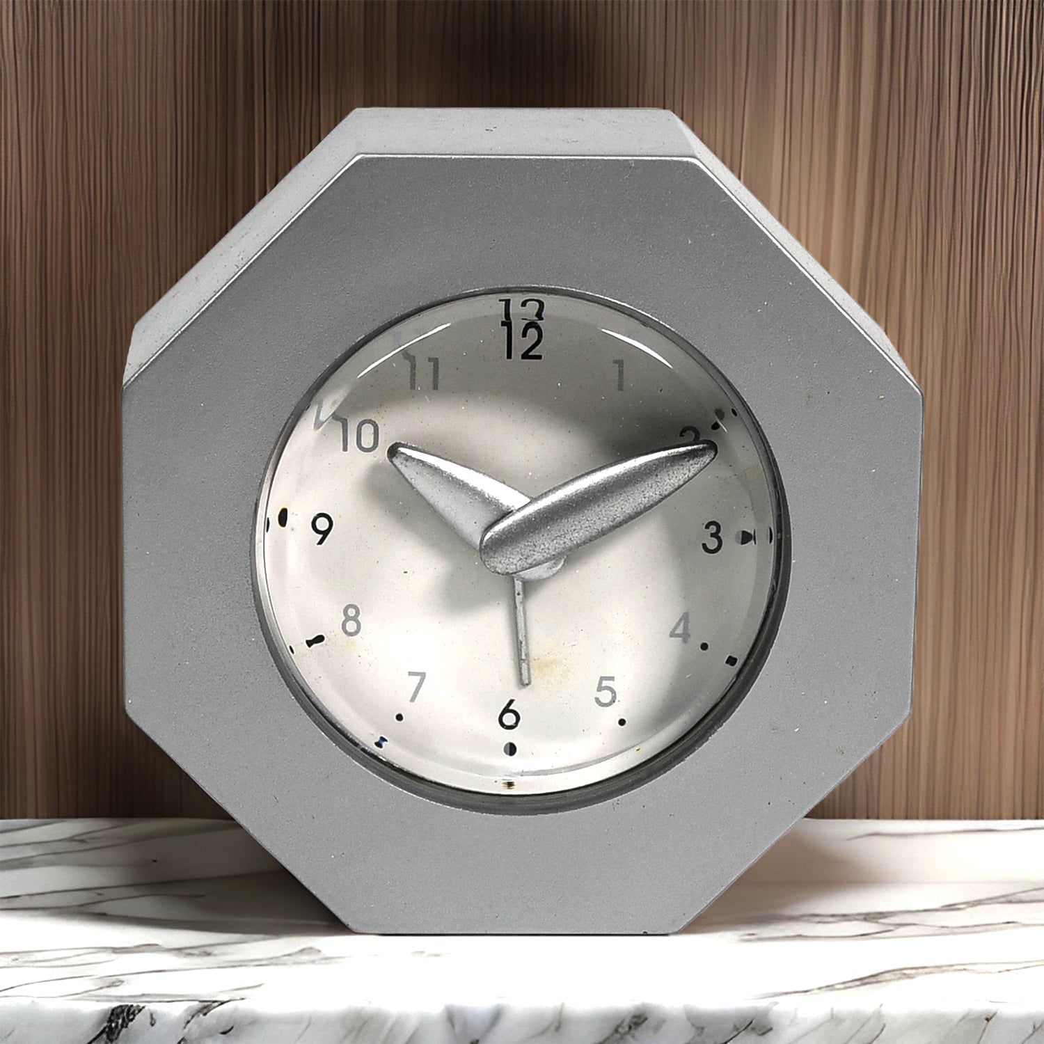 Desk Clock With Alarm Function